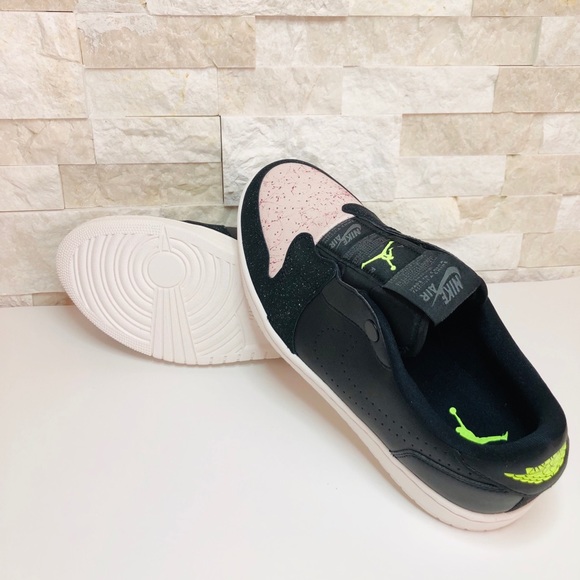 WMNS AIR JORDAN 1 RET LOW - Picture 4 of 8